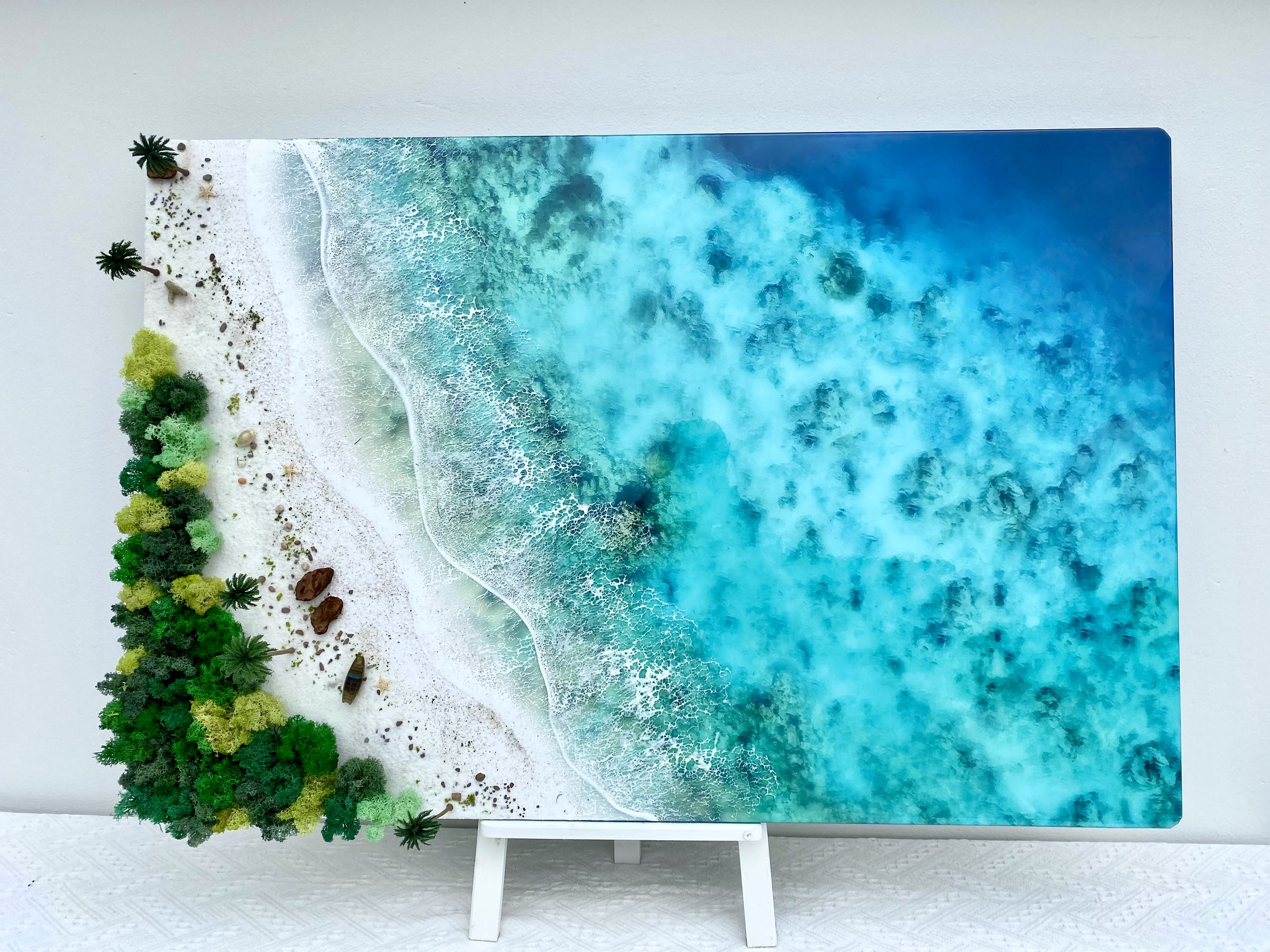 3D Handcrafted Epoxy Resin Ocean Art – Tropical Beach with Lush Greenery